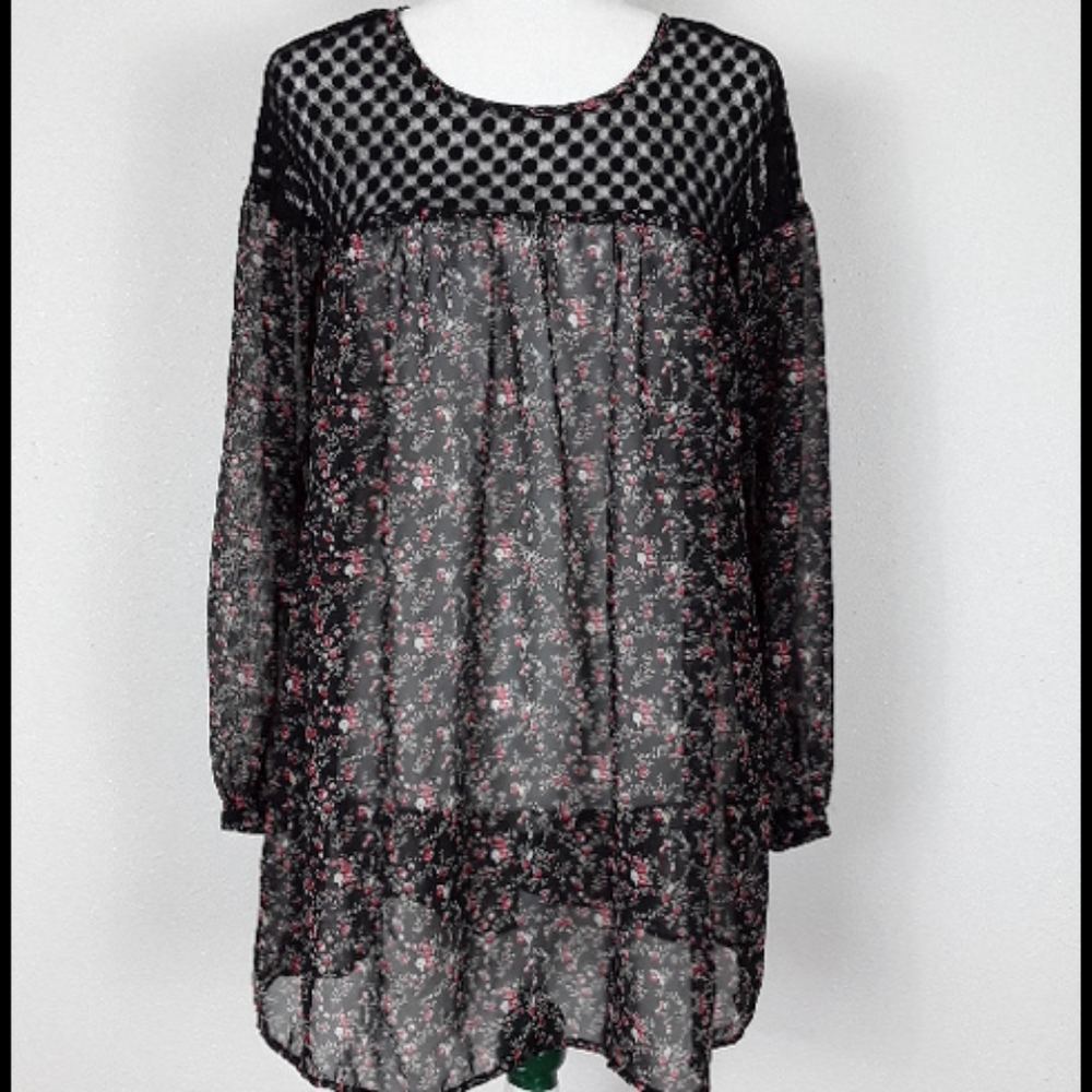 Suzanne betro Lace and flower tunic